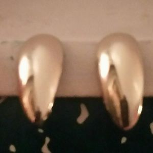 Vintage Silver Teardrop Clip On Earrings.